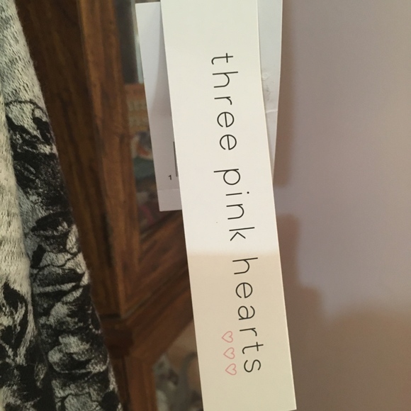 Brand new! Cute flowered dress NWT!! - Picture 8 of 8